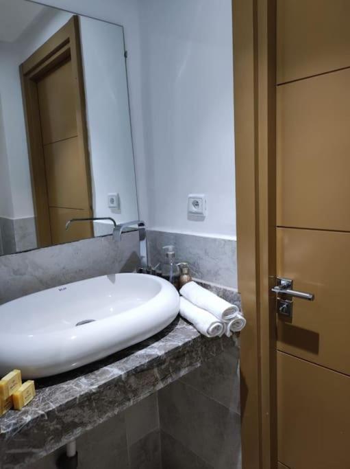 Apartamento Plein Centre Marrakech, Grand Balcon Filant Marrakesh Exterior foto